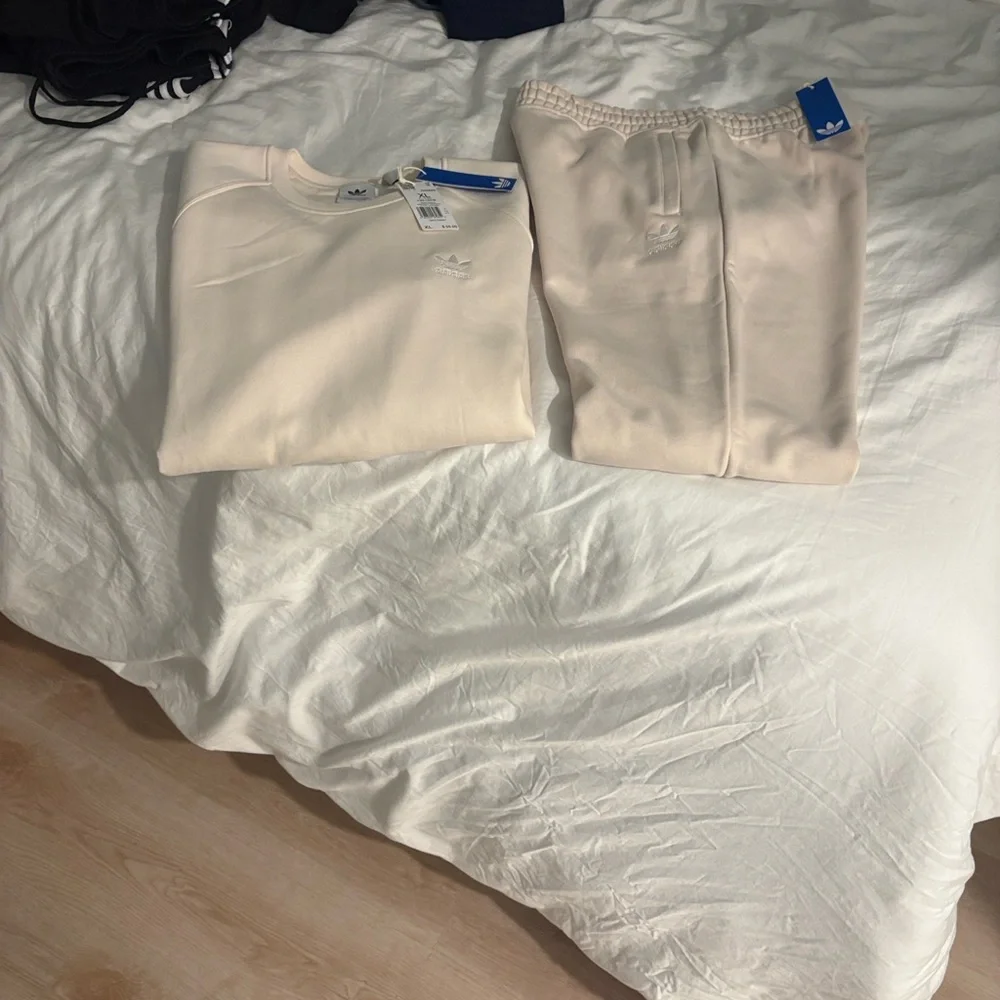 NWT Adidas Off-White TREFOIL ESSENTIALS Tracksuit Set